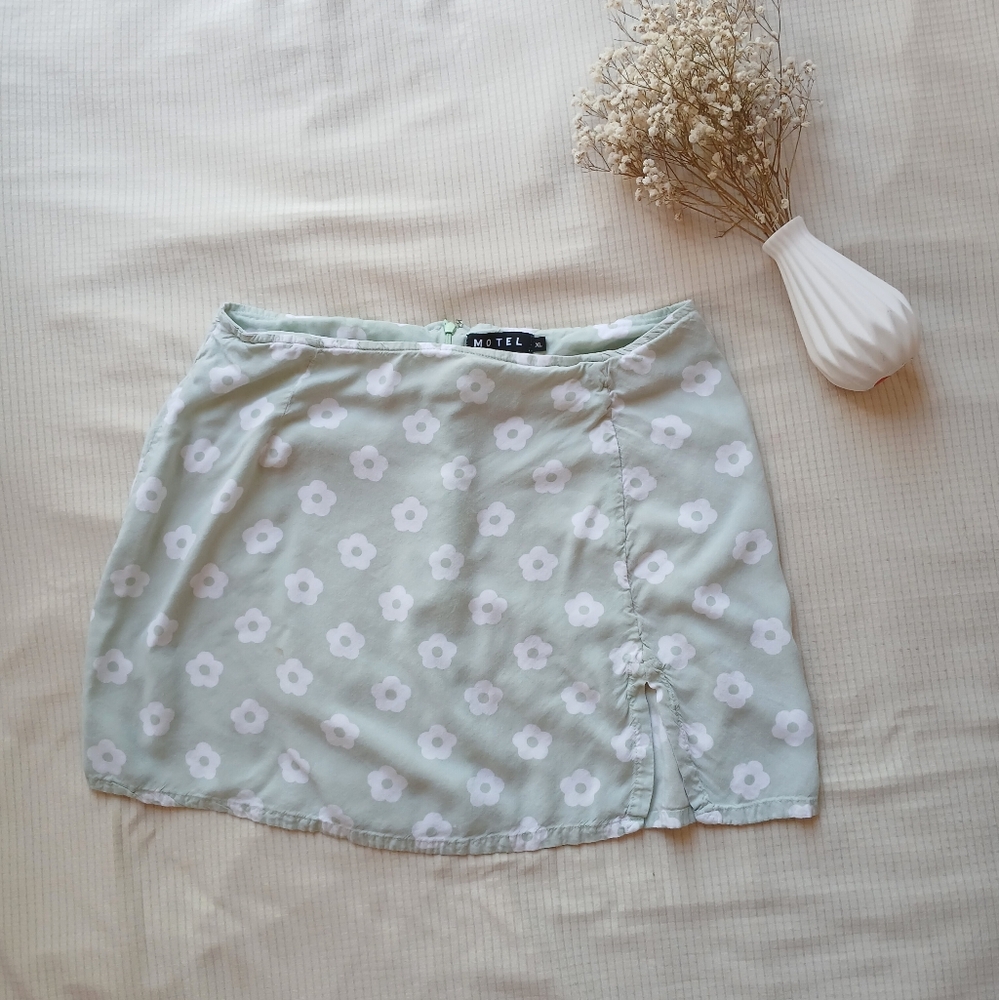 Motel | Floral Mini Skirt | Size XL